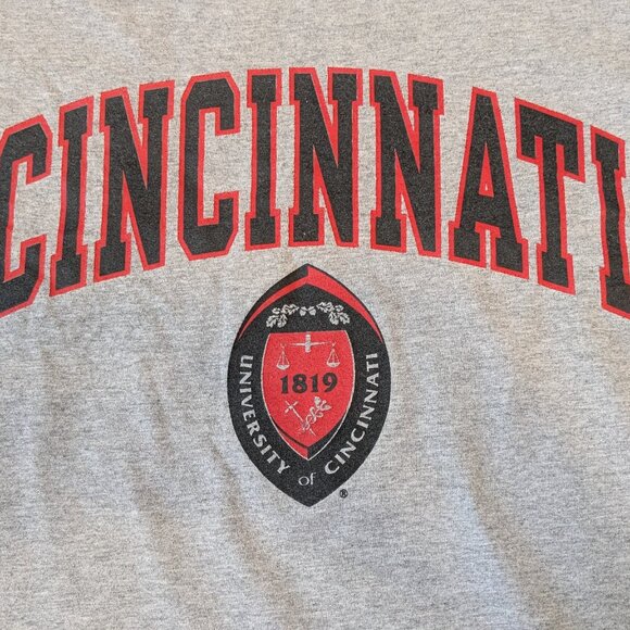 University of Cincinnati T-Shirt size Large Tee - Picture 7 of 7